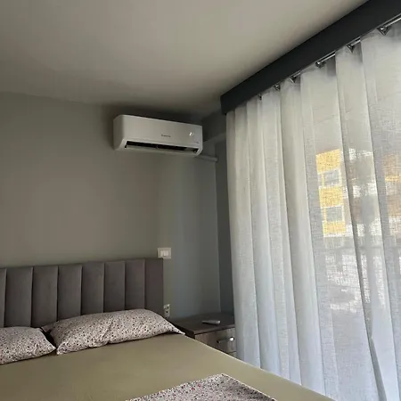 Zuna * Golem (Tirana)